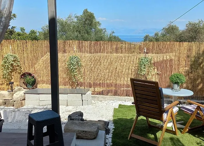 Holiday home Ori Leni Chlomos